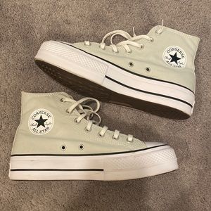 LIGHT SAGE GREEN PLATFORM CONVERSE